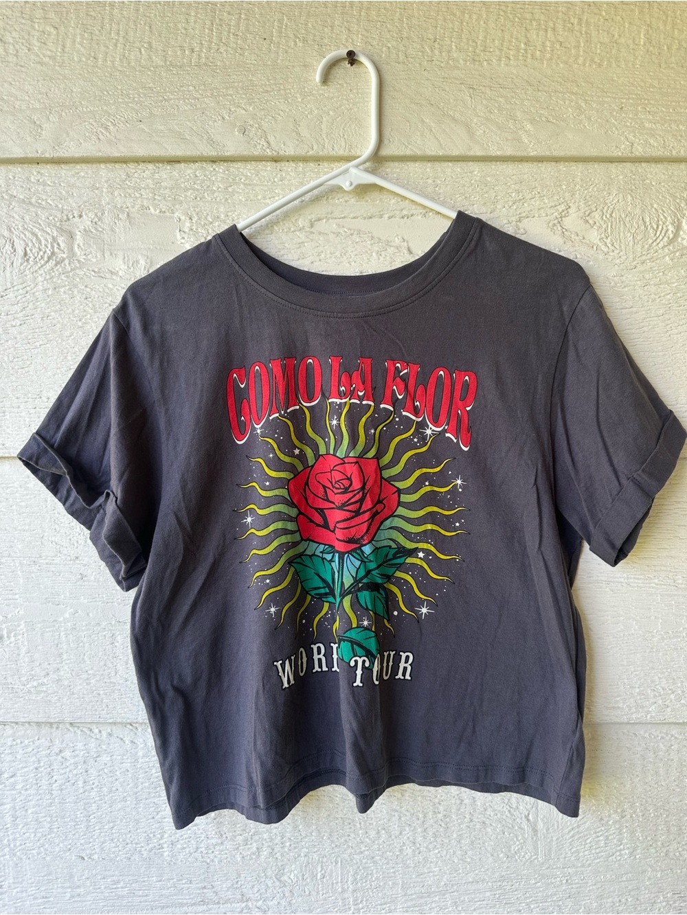 Como La Flor World Tour Graphic tee